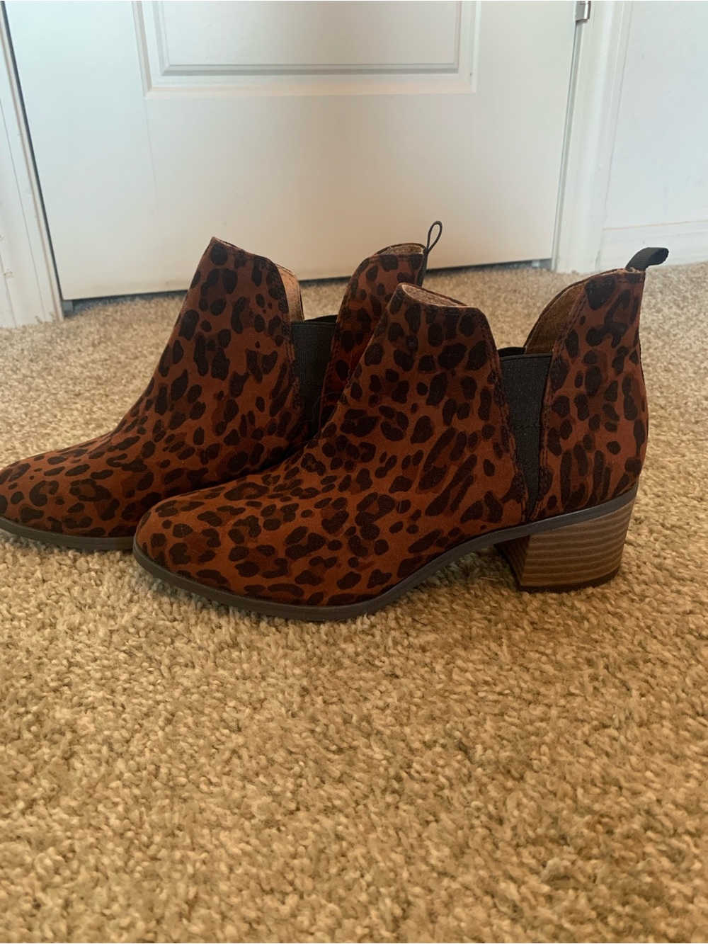 Dr. Scholls Leopard Print Chelsea Booties Cheetah Print - Picture 2 of 6